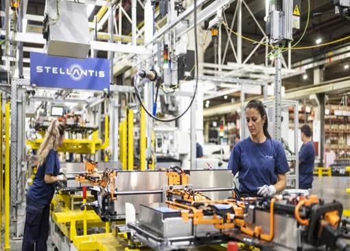 Taller de baterías de la planta de Stellantis en Figueruelas.